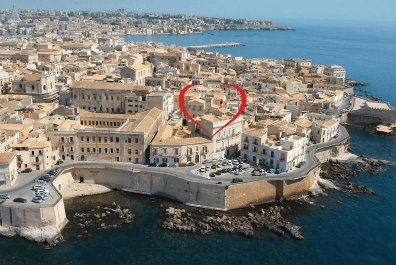 Casa Nagalè- Una suite di charme nel cuore di Ortigia a 50 mt dal mare Syracuse