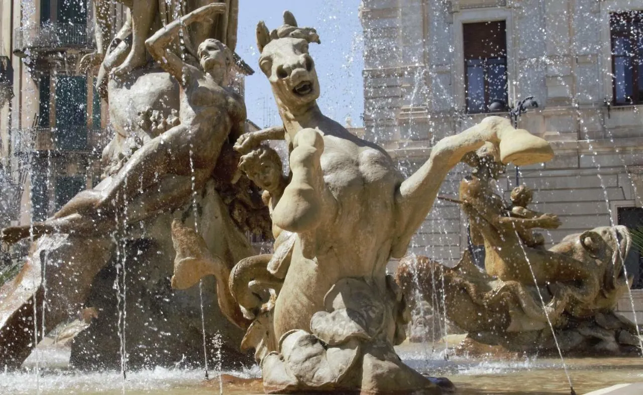 Appartamento Casa Nagalè- Una suite di charme nel cuore di Ortigia a 50 mt dal mare Syracuse Italia